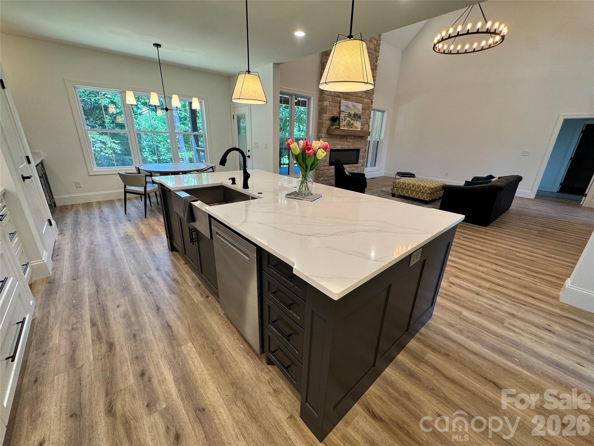 112 Wexford Pointe #5 — Hickory