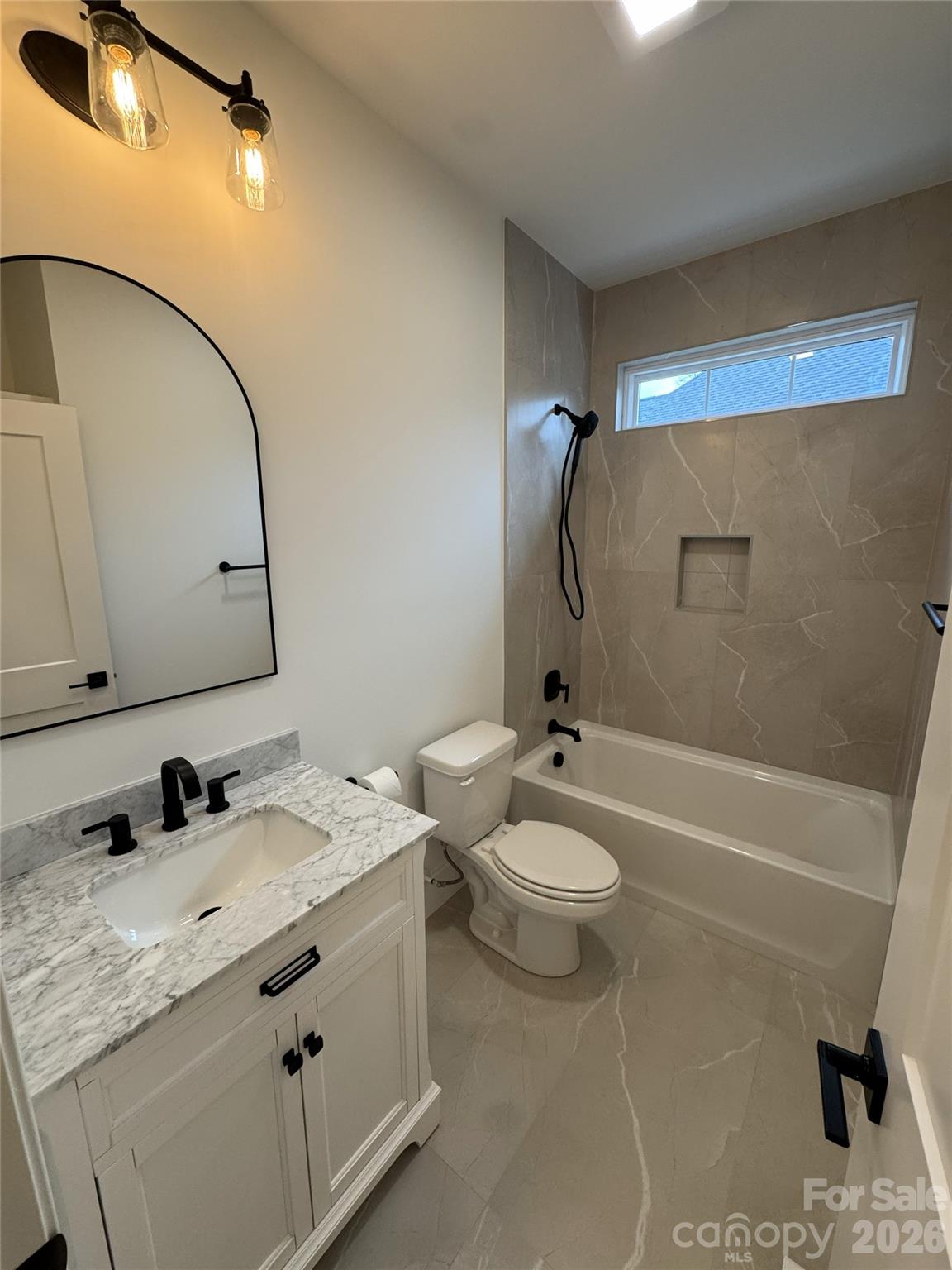 112 Wexford Pointe #5 — Hickory