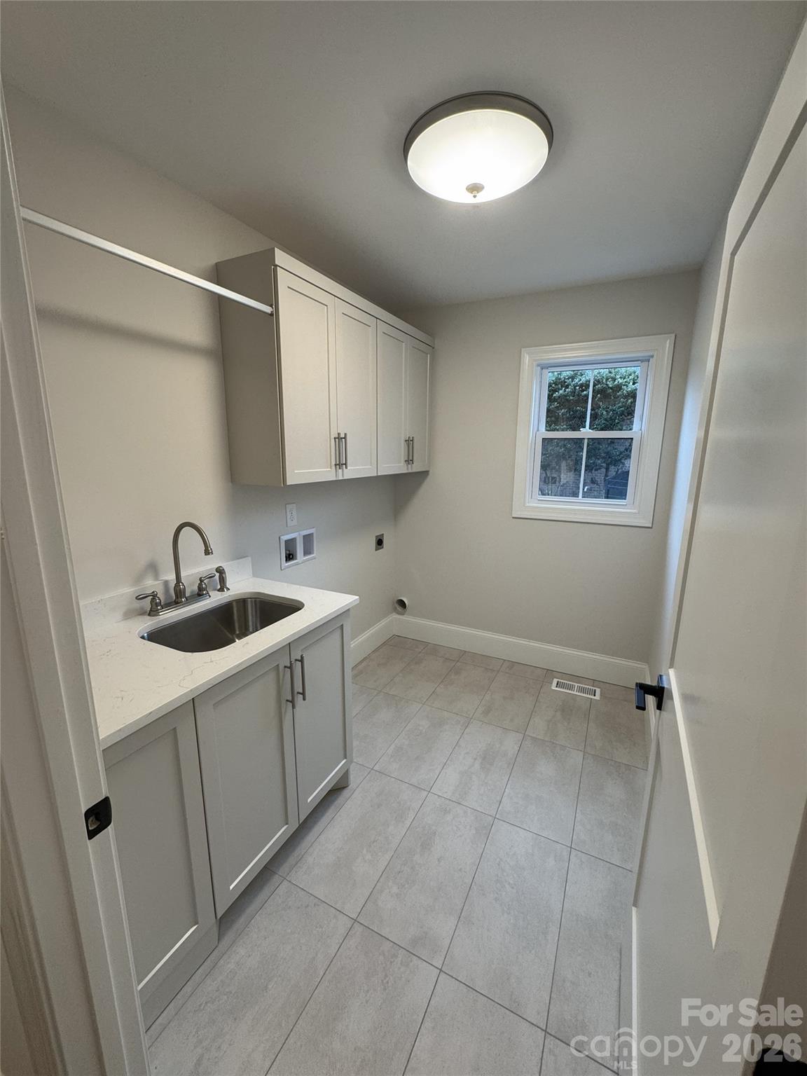 112 Wexford Pointe #5 — Hickory