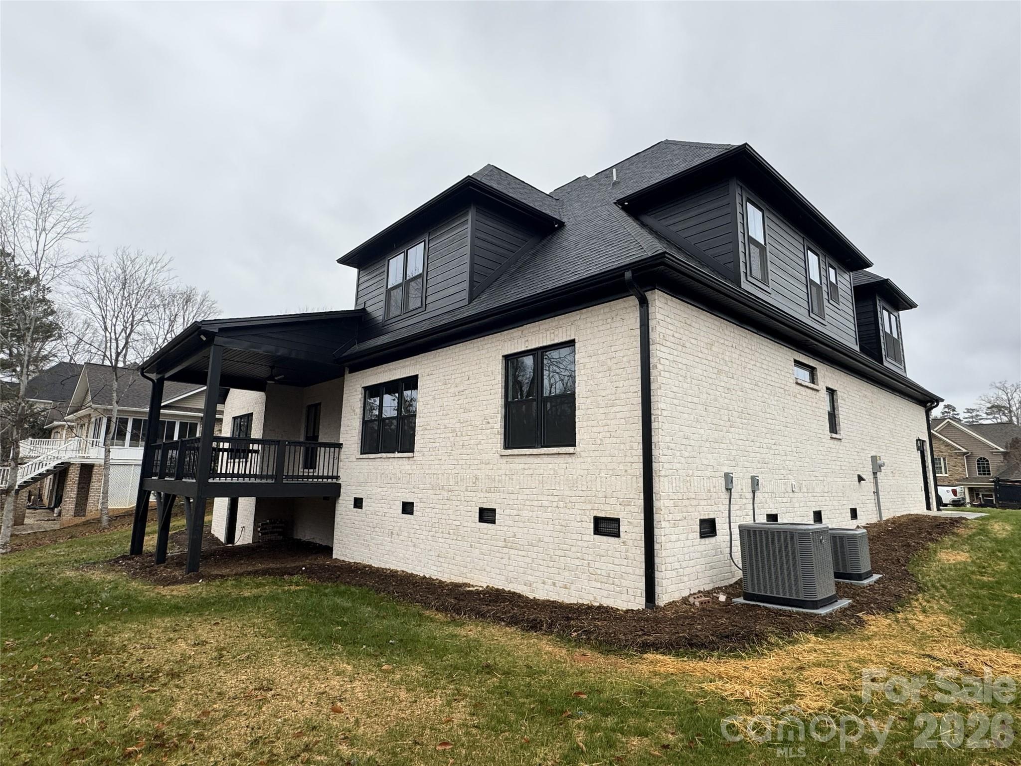 112 Wexford Pointe #5 — Hickory