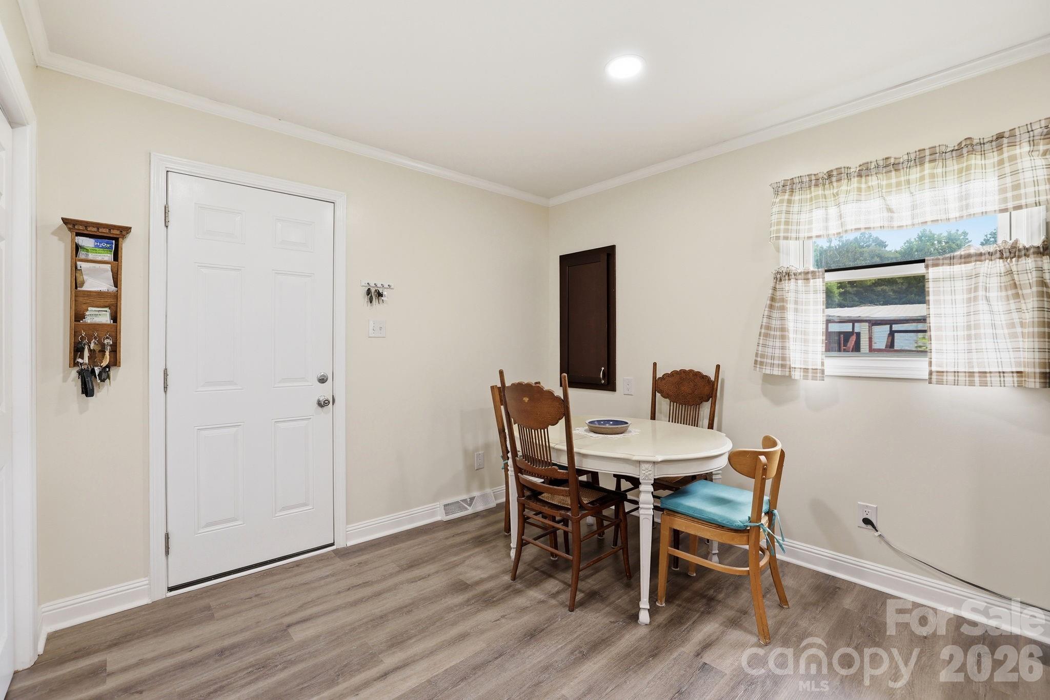 364 Dana Drive — Catawba