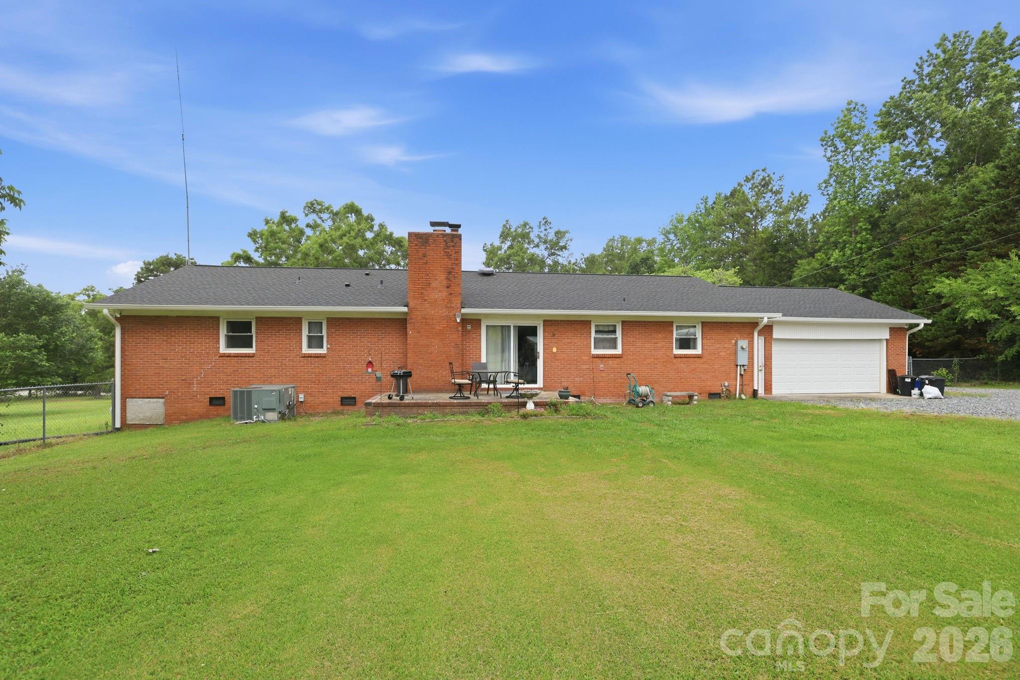 364 Dana Drive — Catawba