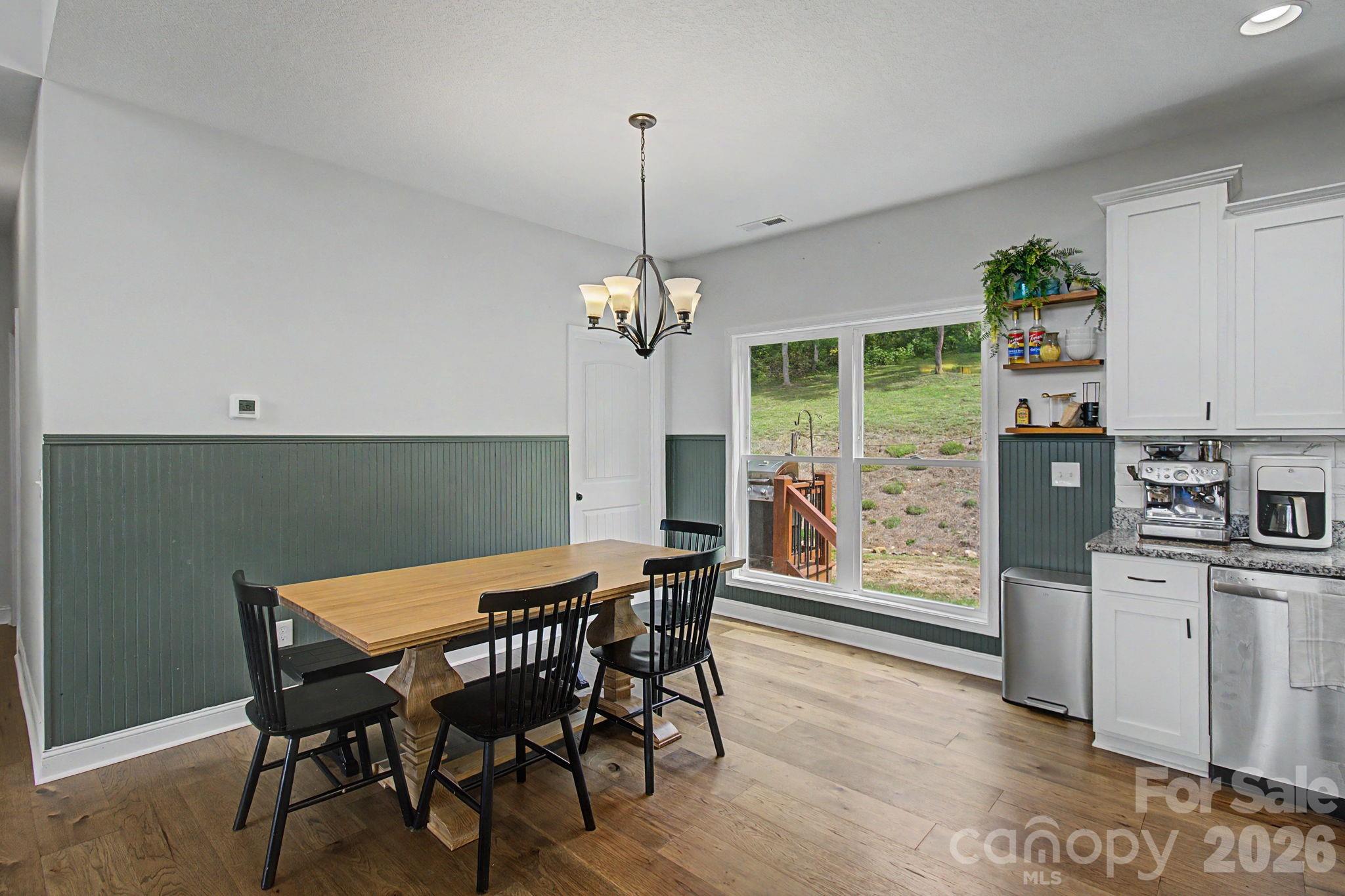 300 Green Meadow Lane — Mars Hill