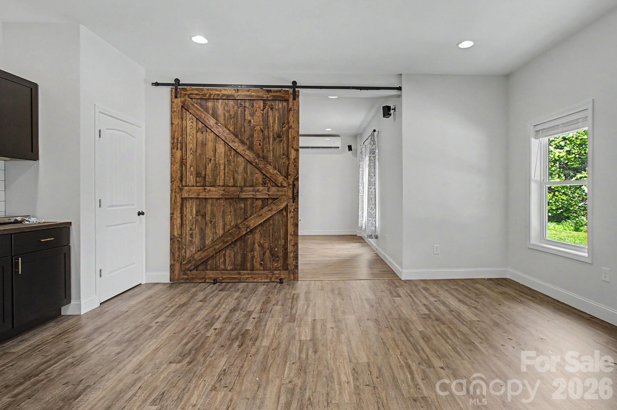 300 Green Meadow Lane — Mars Hill