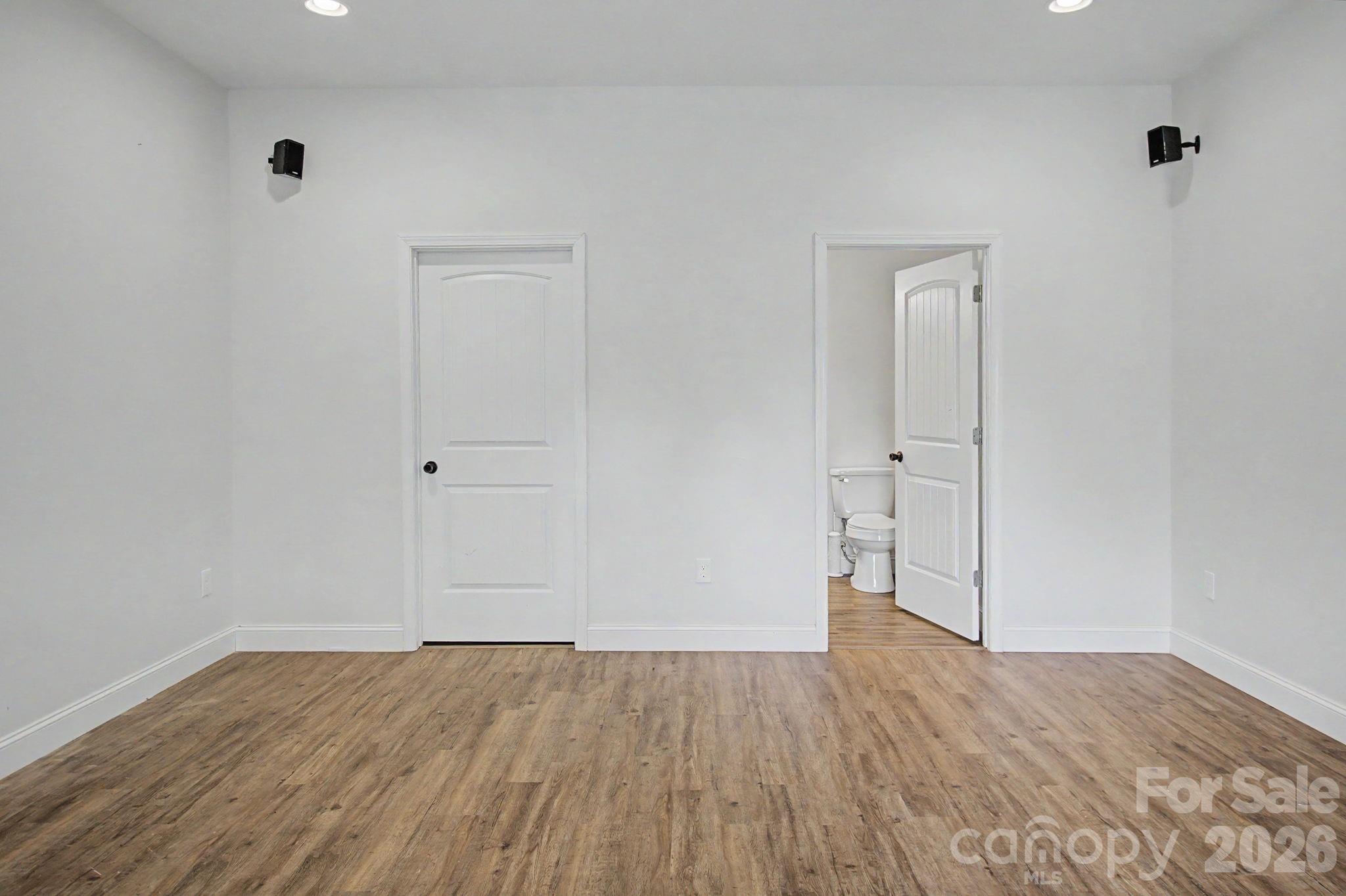 300 Green Meadow Lane — Mars Hill
