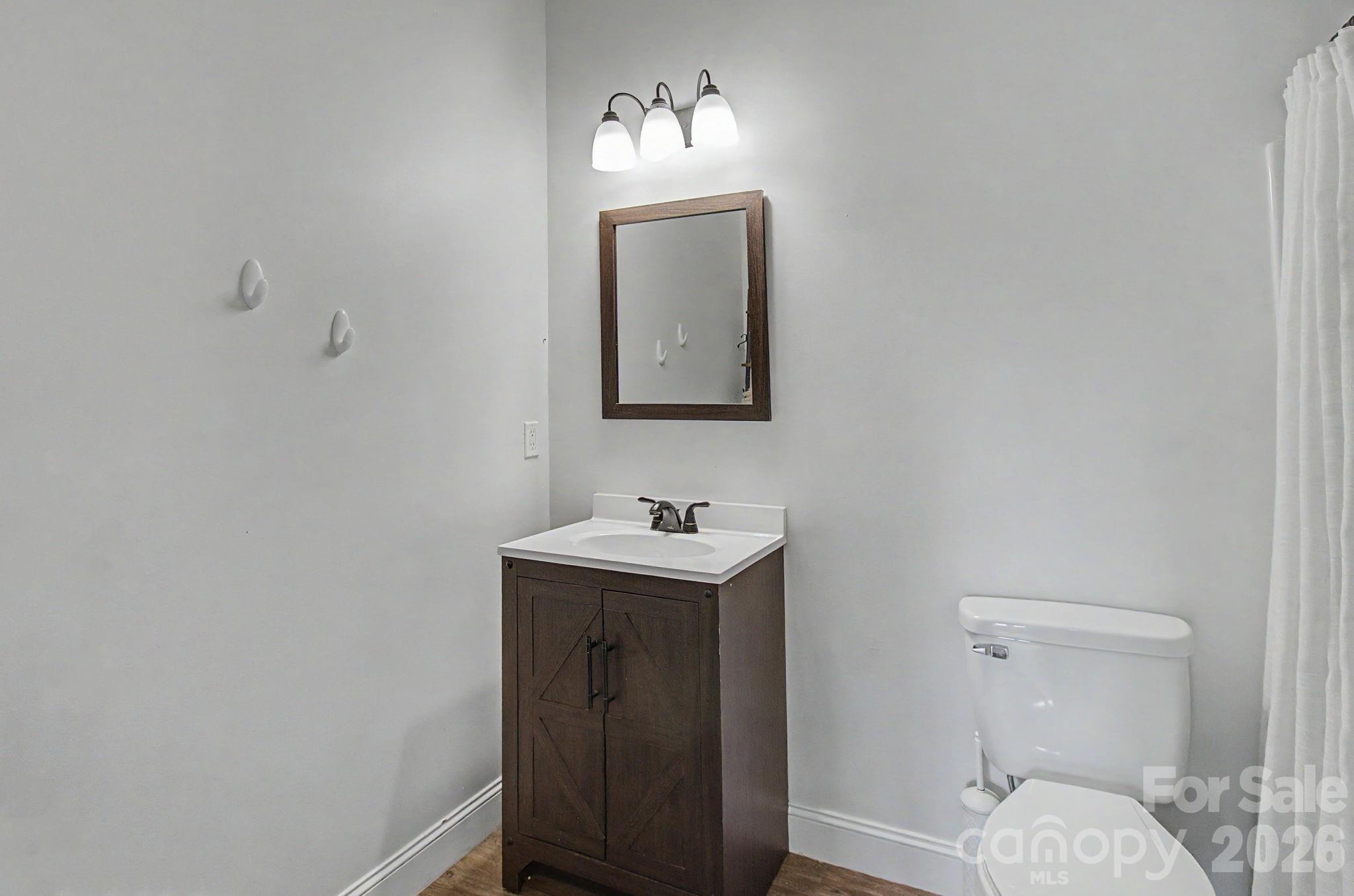 300 Green Meadow Lane — Mars Hill