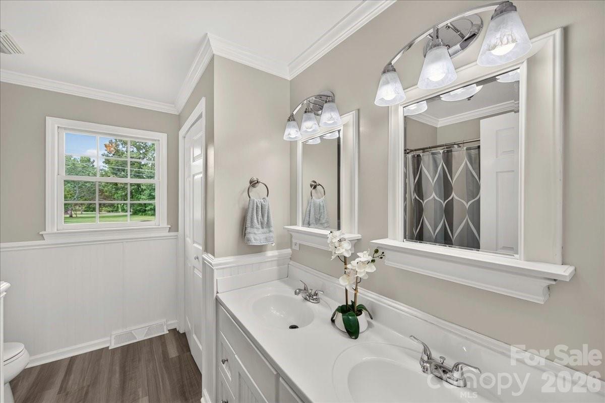 2216 White Store Road — Monroe