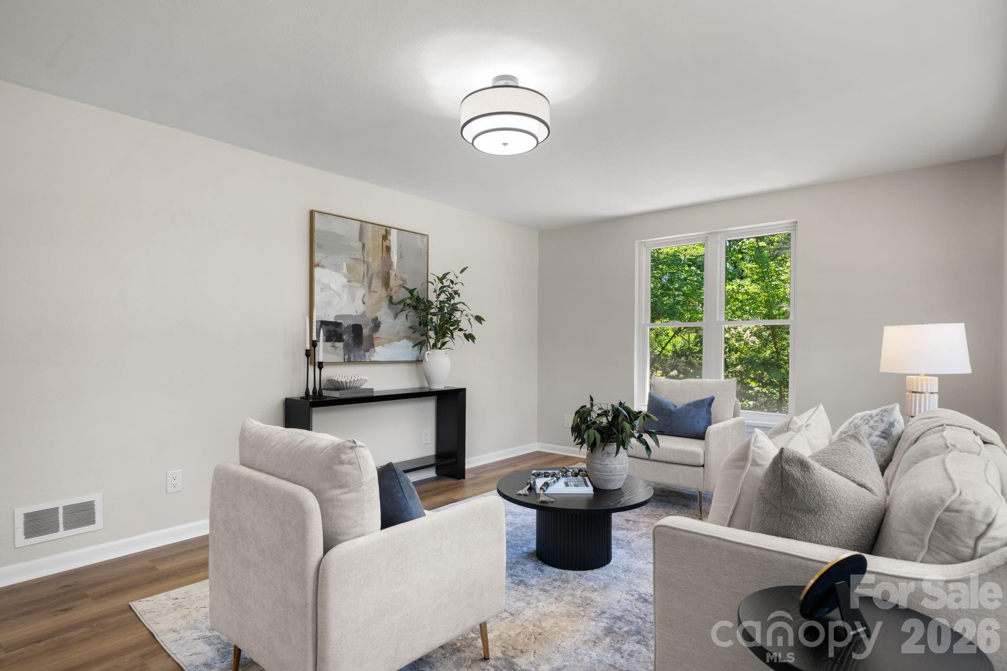 965 23rd Avenue NE — Hickory