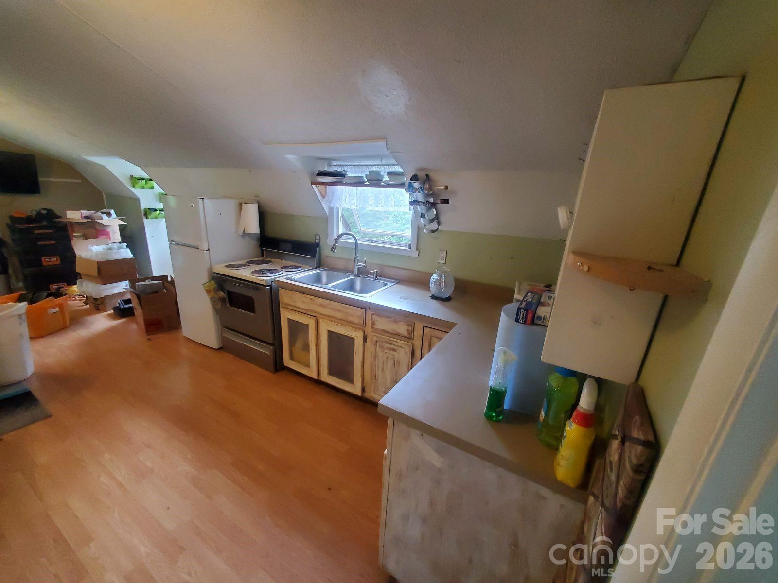 1480 Davis Mountain Road — Hendersonville