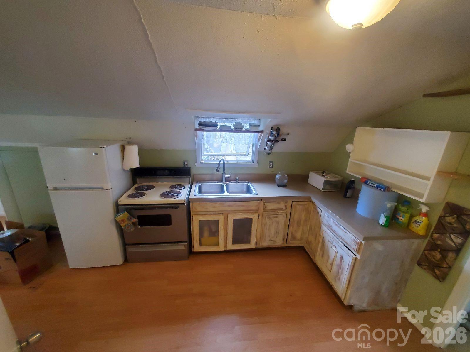 1480 Davis Mountain Road — Hendersonville