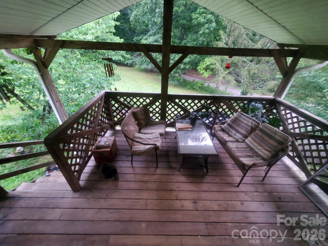 1480 Davis Mountain Road — Hendersonville