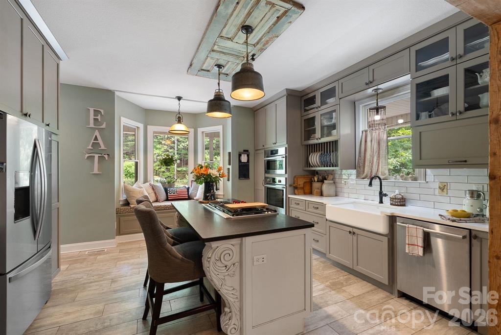 175 Green Hills Road — Mill Spring