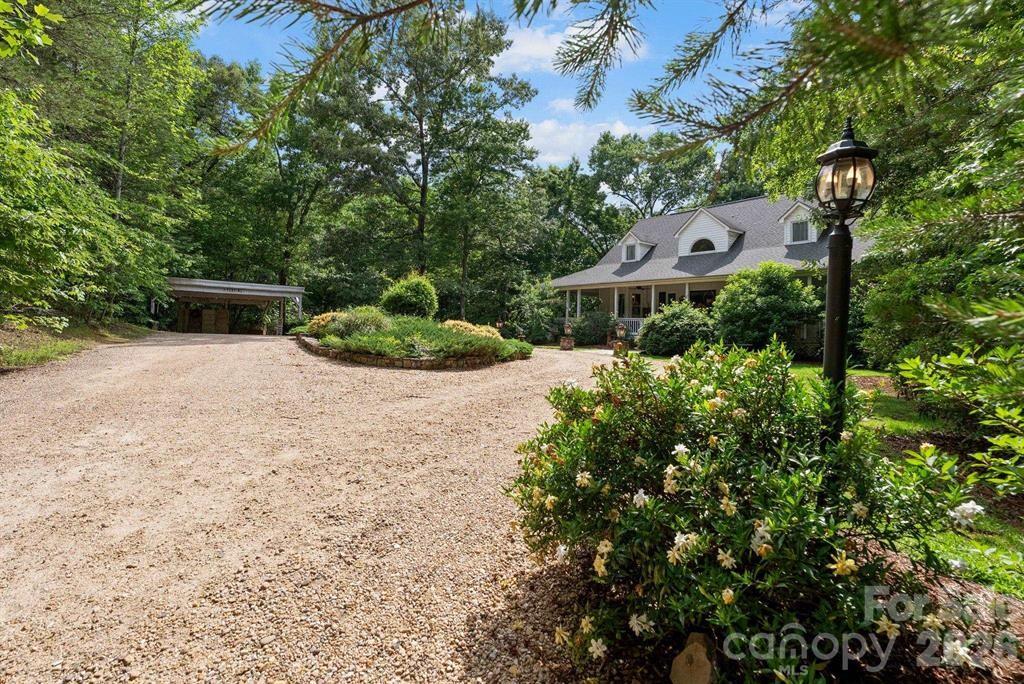 175 Green Hills Road — Mill Spring