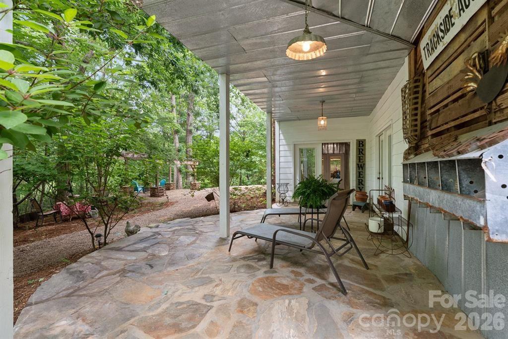 175 Green Hills Road — Mill Spring