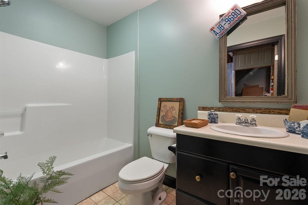 175 Green Hills Road — Mill Spring