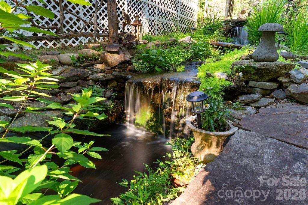 175 Green Hills Road — Mill Spring