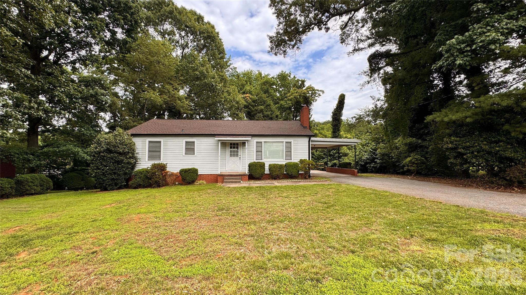 690 Brookdale Drive — Statesville