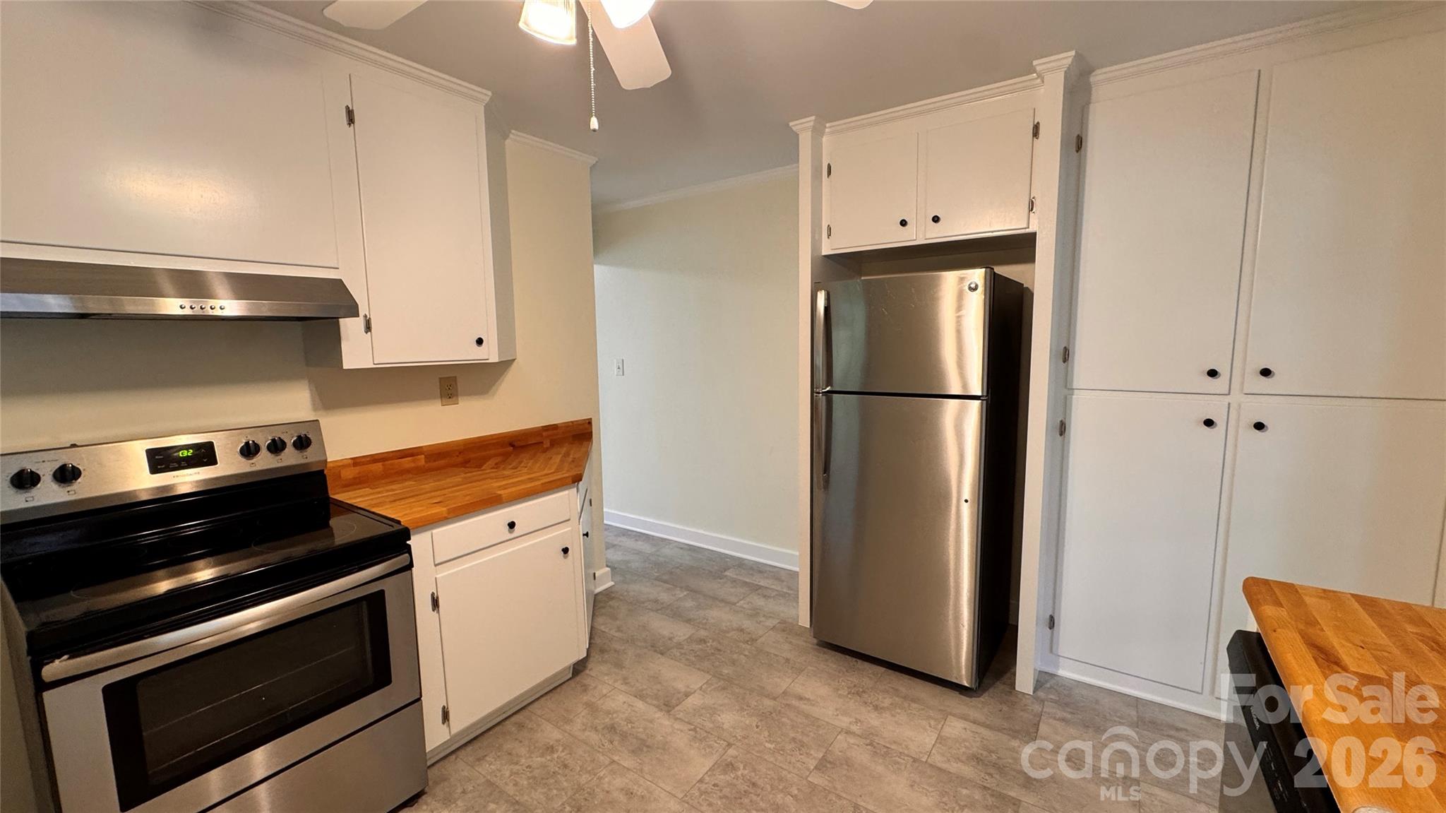 690 Brookdale Drive — Statesville