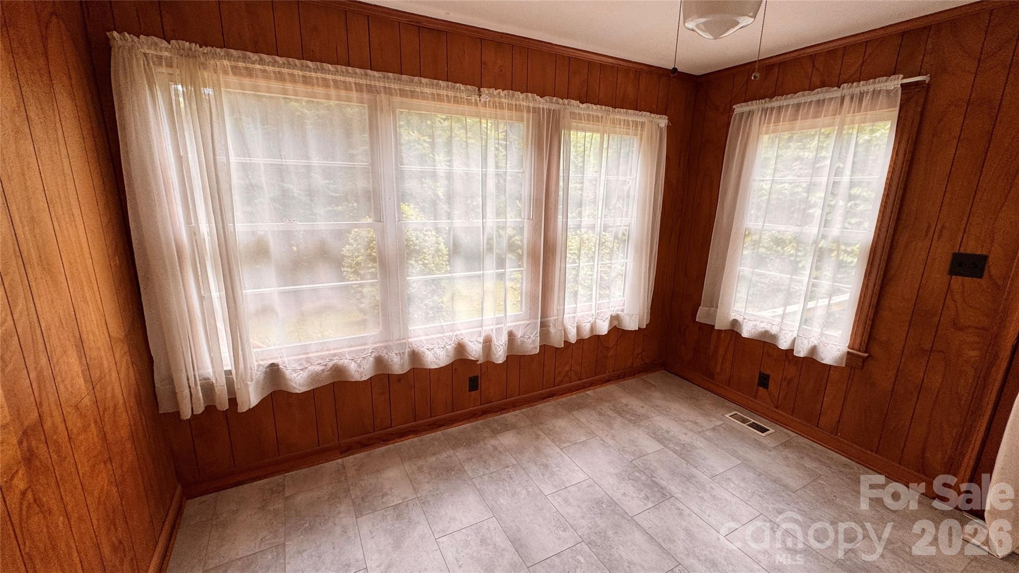 690 Brookdale Drive — Statesville