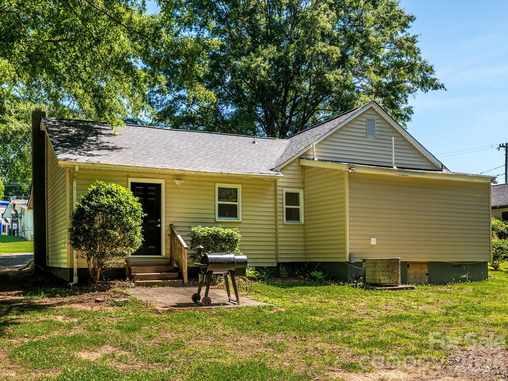 1620 Blueberry Street — Mount Pleasant