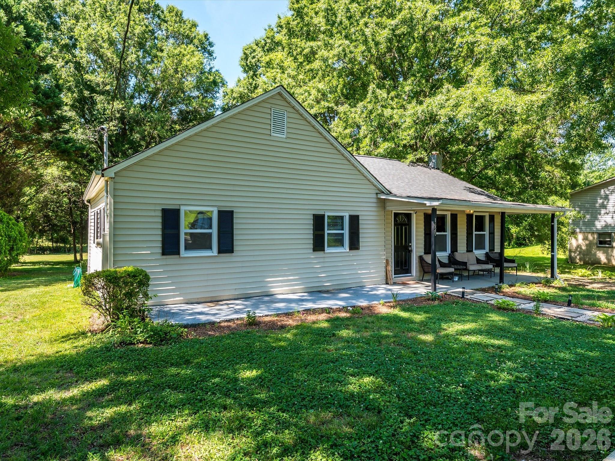 1620 Blueberry Street — Mount Pleasant