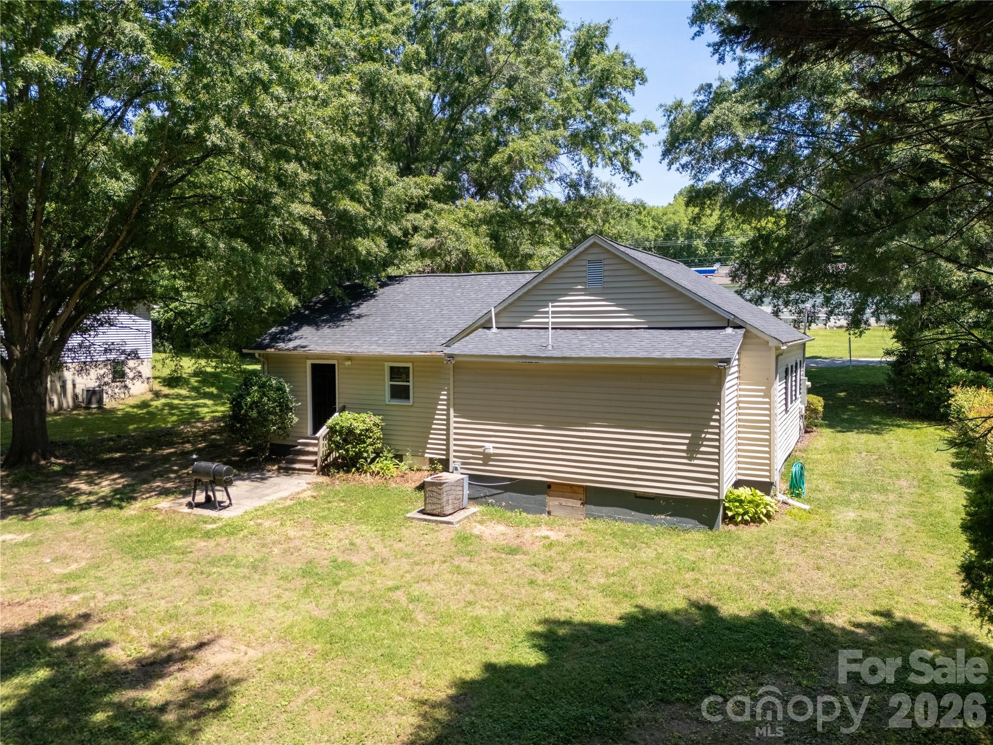 1620 Blueberry Street — Mount Pleasant