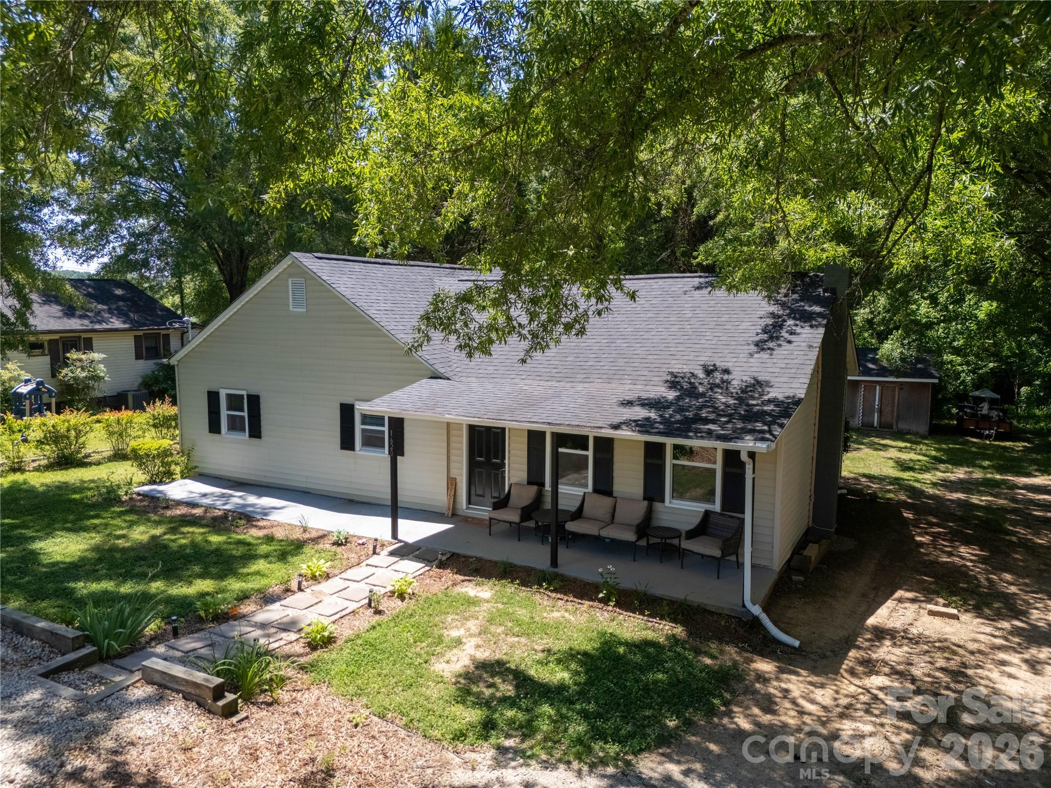 1620 Blueberry Street — Mount Pleasant