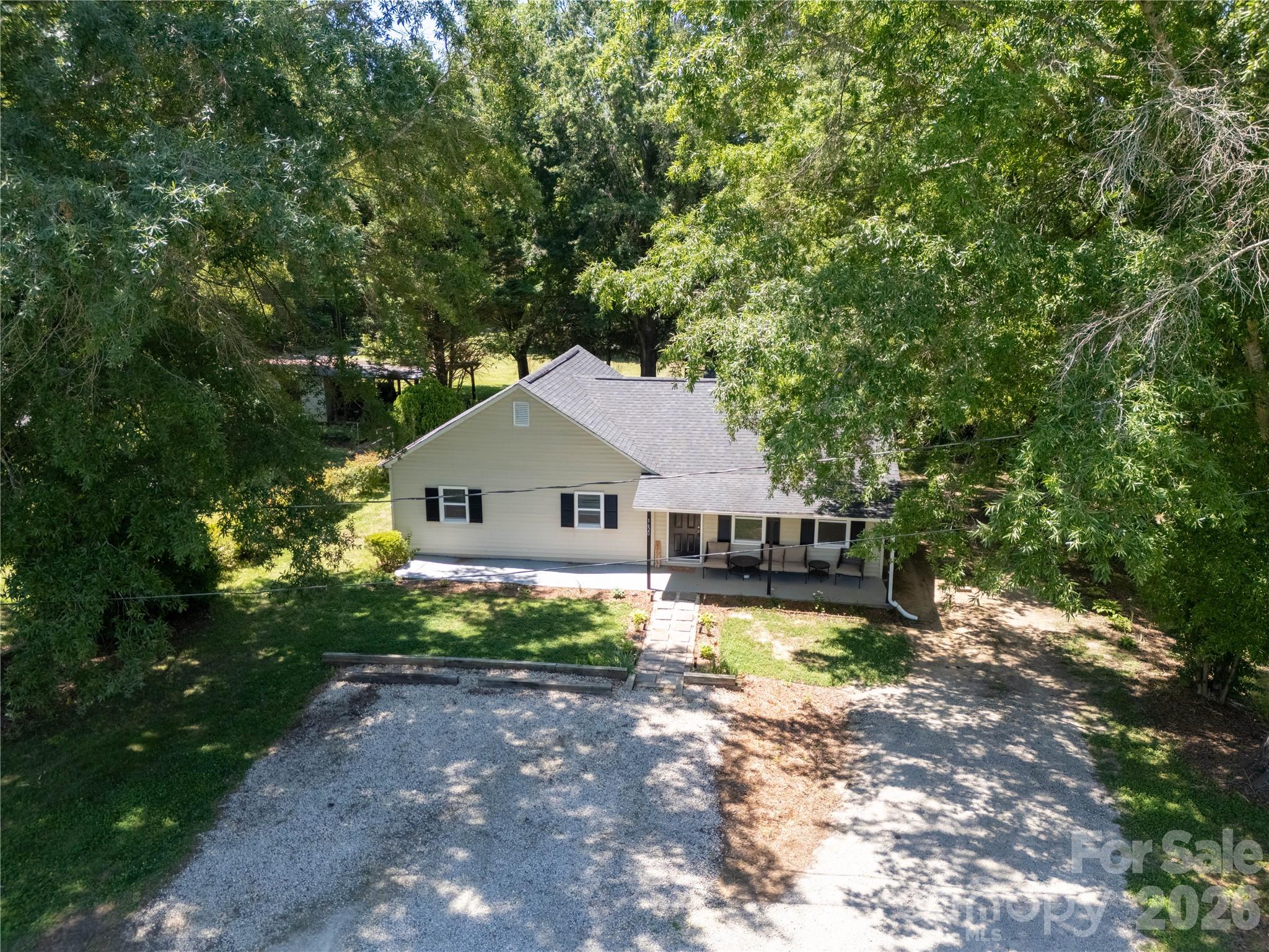 1620 Blueberry Street — Mount Pleasant