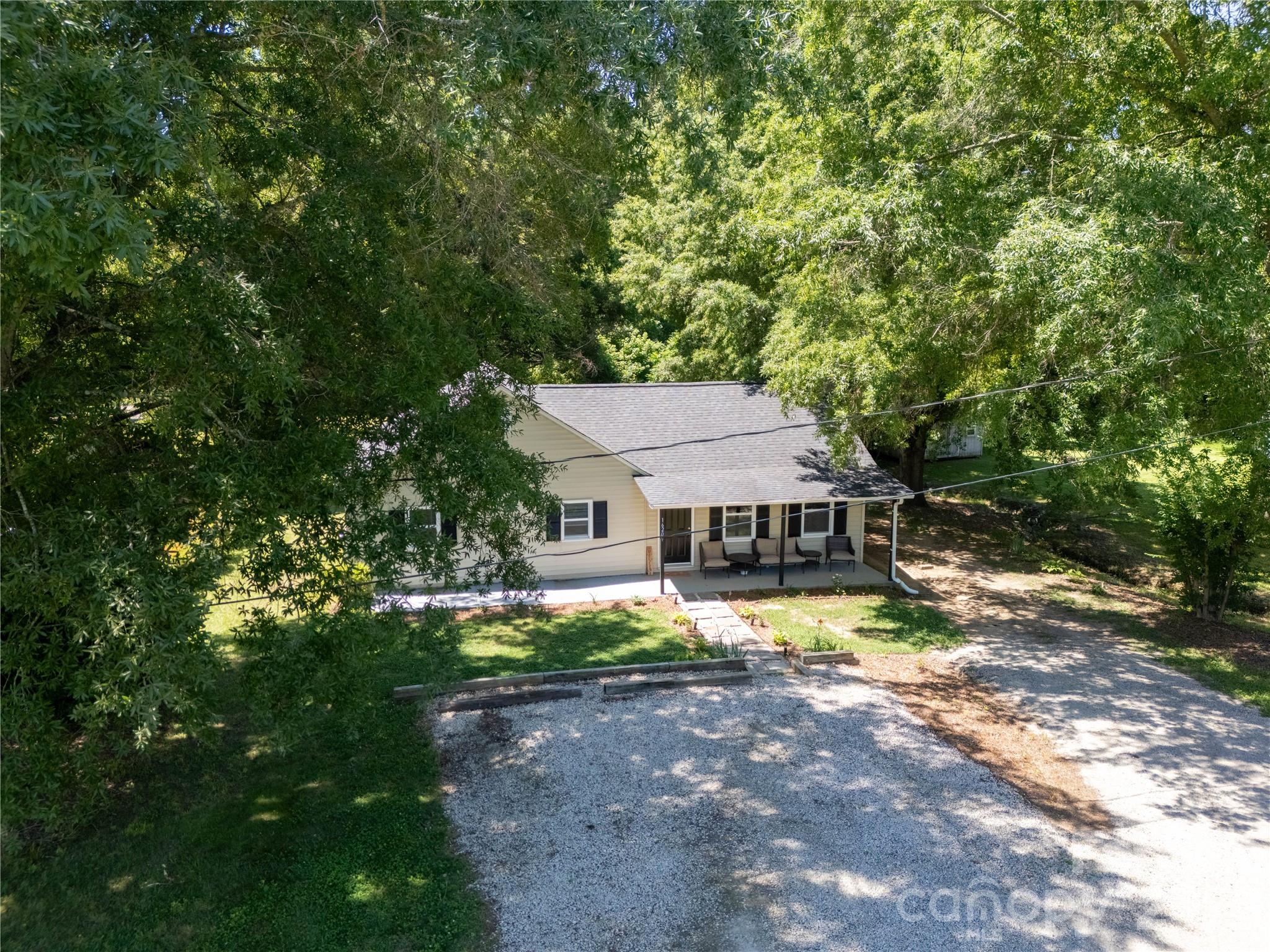 1620 Blueberry Street — Mount Pleasant
