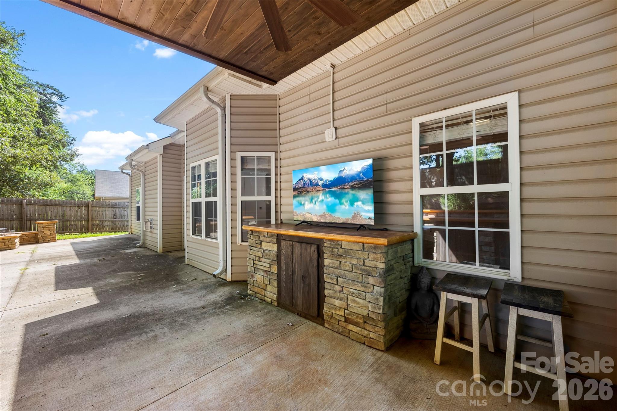 8011 Maxwelton Drive — Huntersville