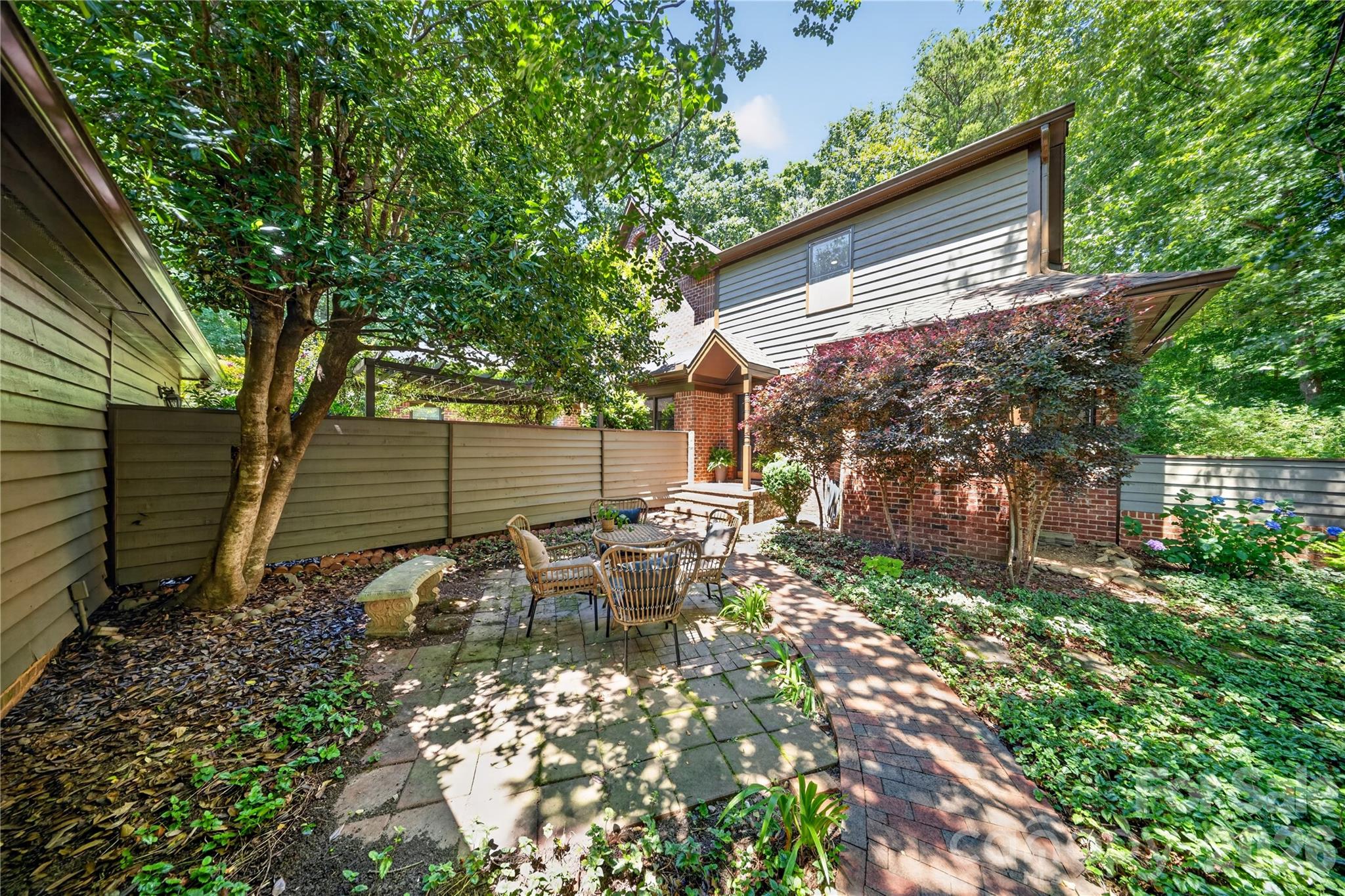 7407 Newmans Lane — Charlotte