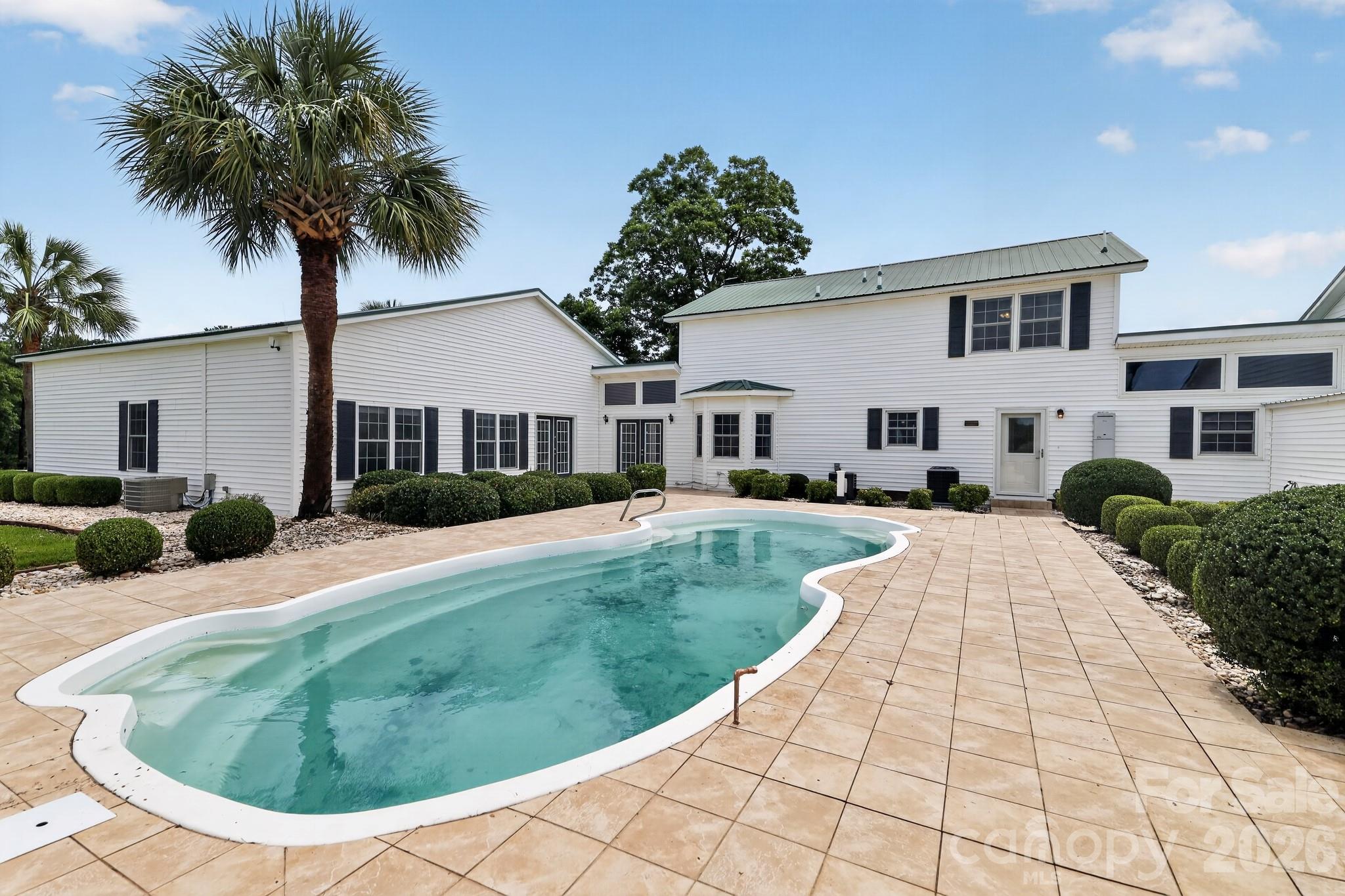 450 Bull Swamp Road — St. Matthews