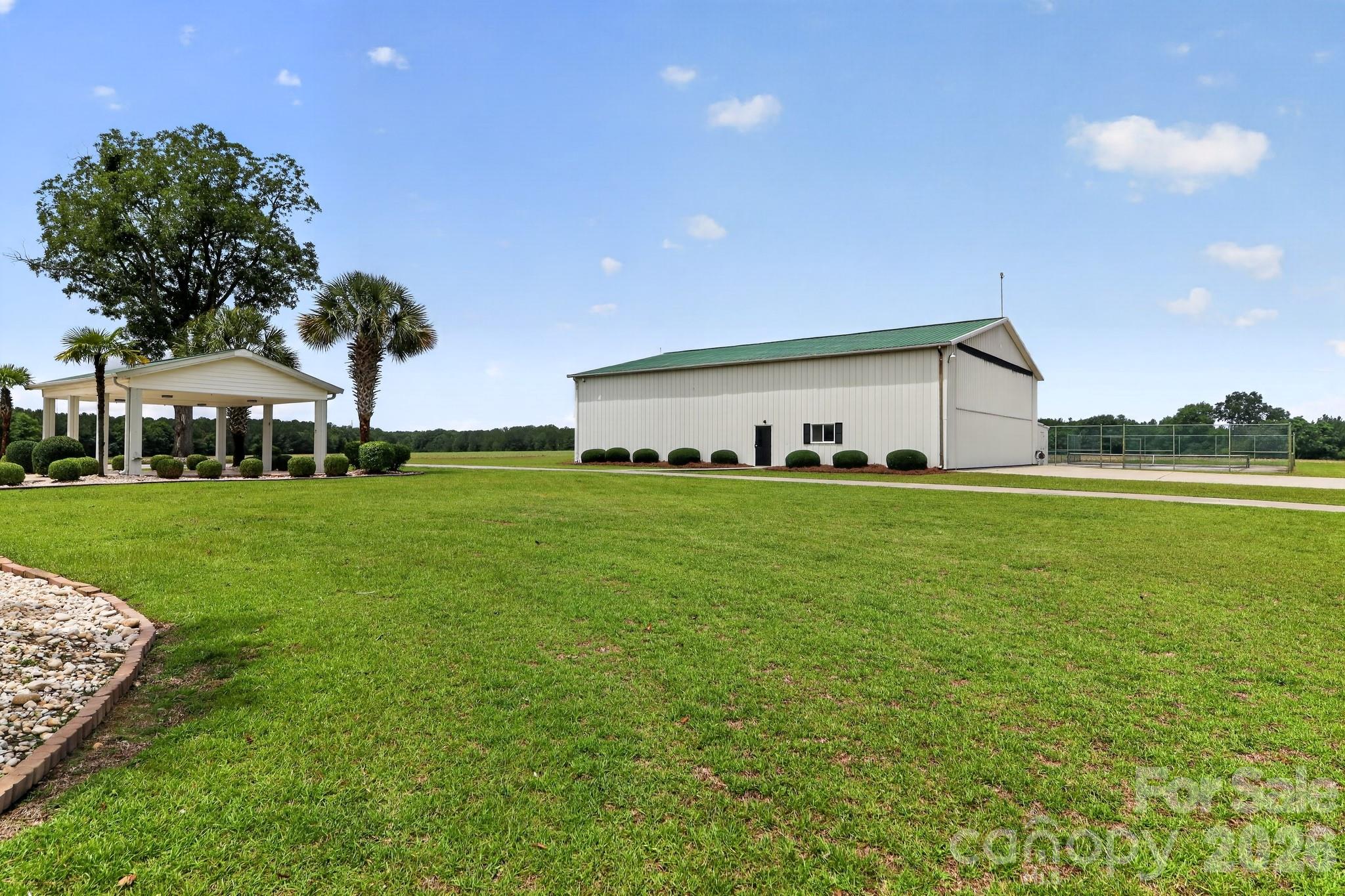 450 Bull Swamp Road — St. Matthews