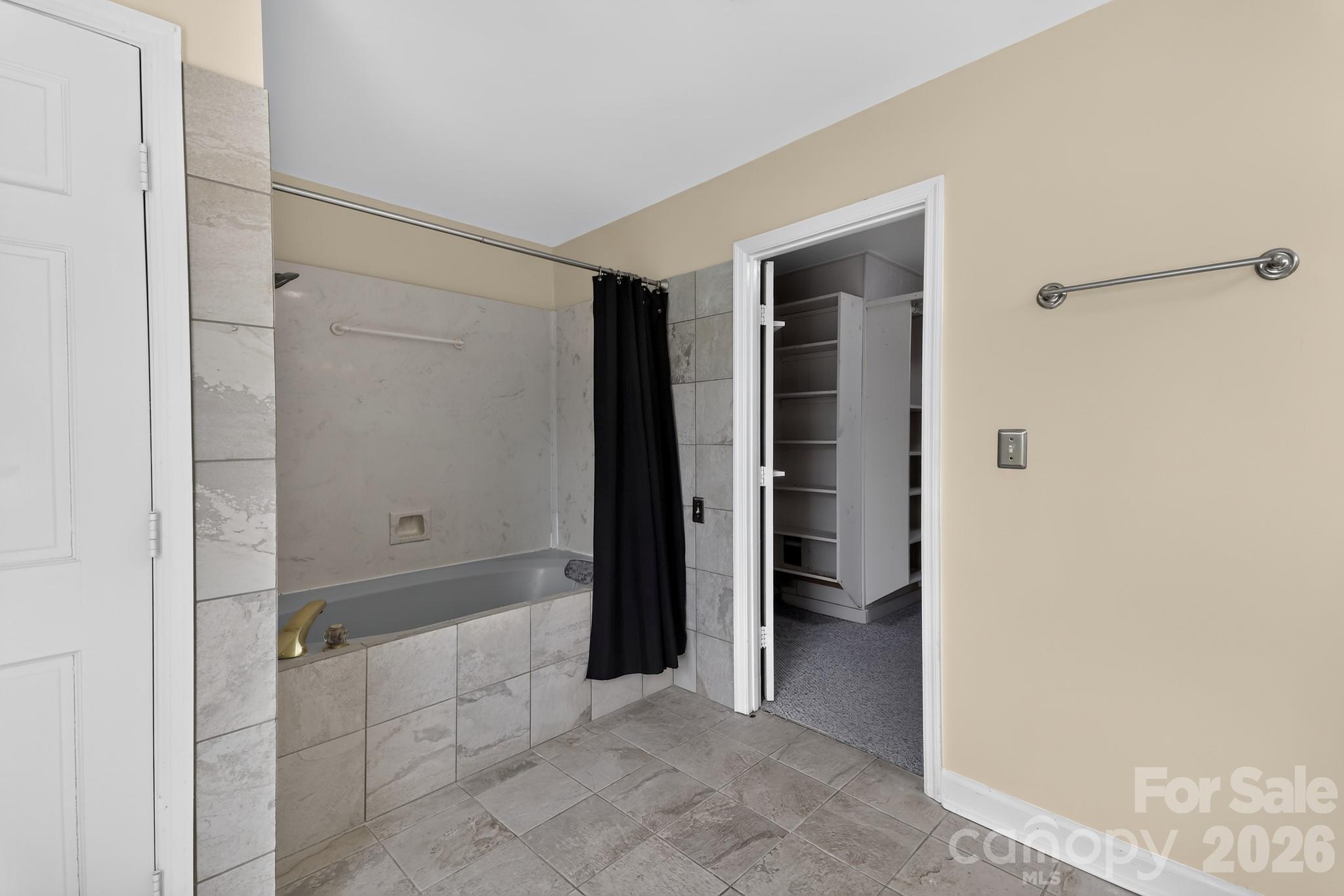 450 Bull Swamp Road — St. Matthews