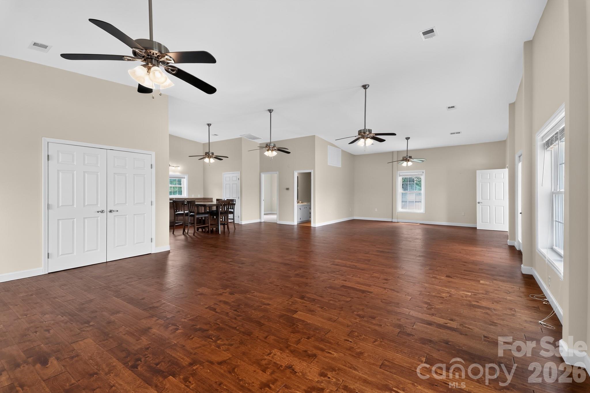 450 Bull Swamp Road — St. Matthews