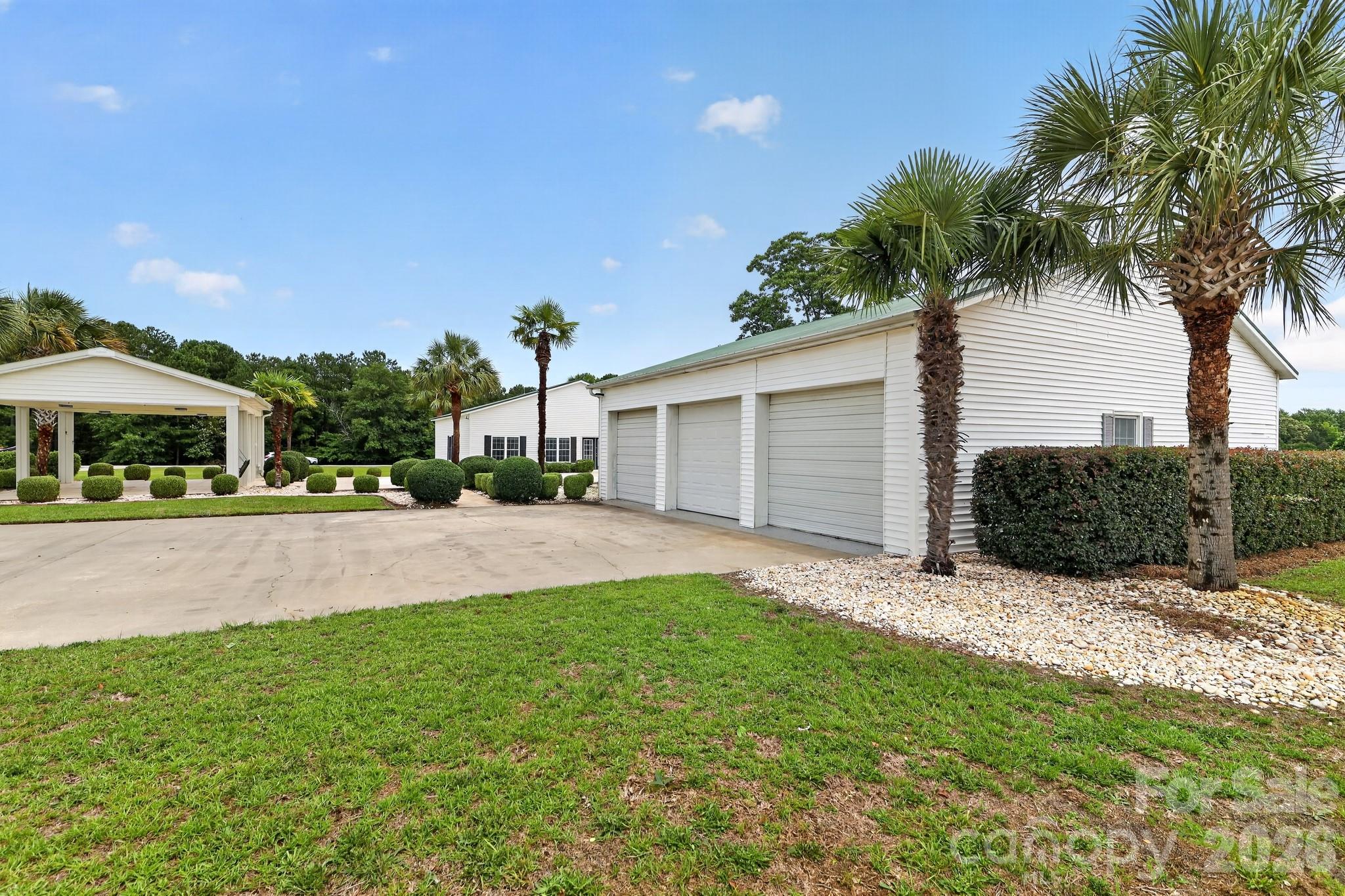450 Bull Swamp Road — St. Matthews