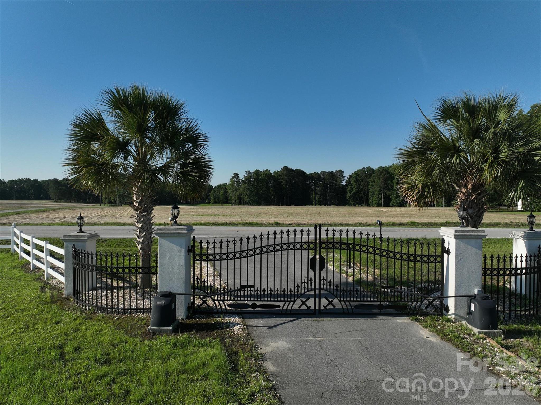 450 Bull Swamp Road — St. Matthews