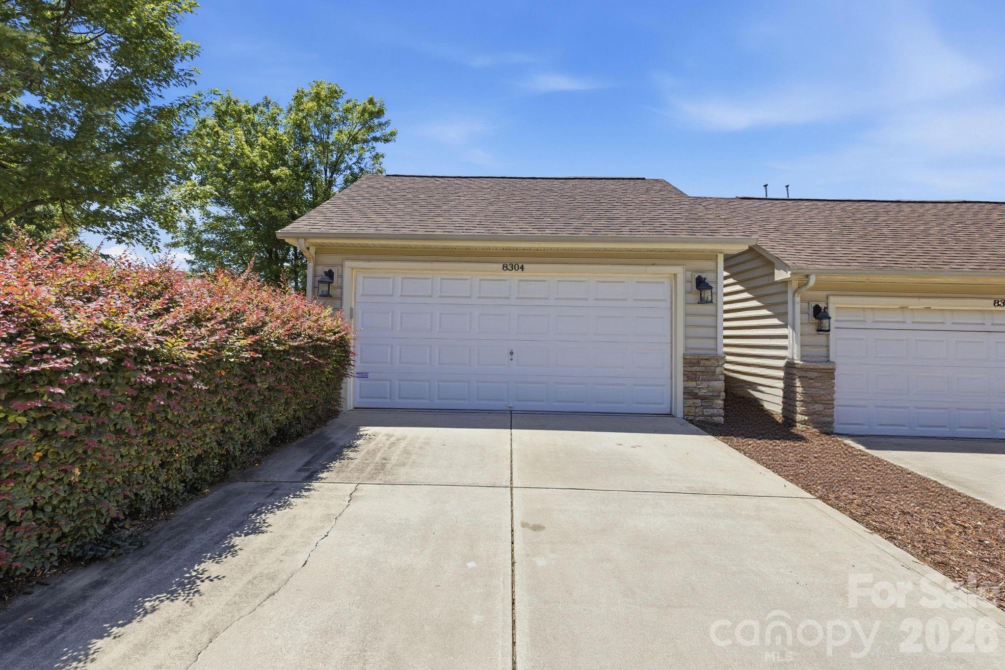 8304 Viewpoint Lane — Cornelius