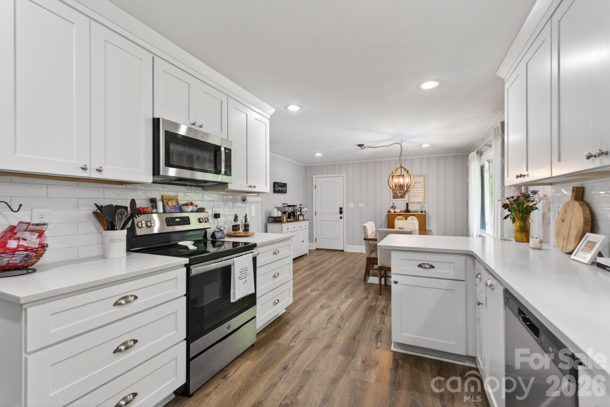 1100 Sunset Road — Cherryville