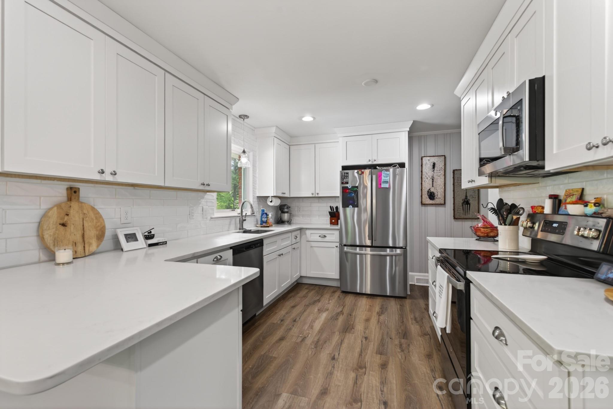 1100 Sunset Road — Cherryville