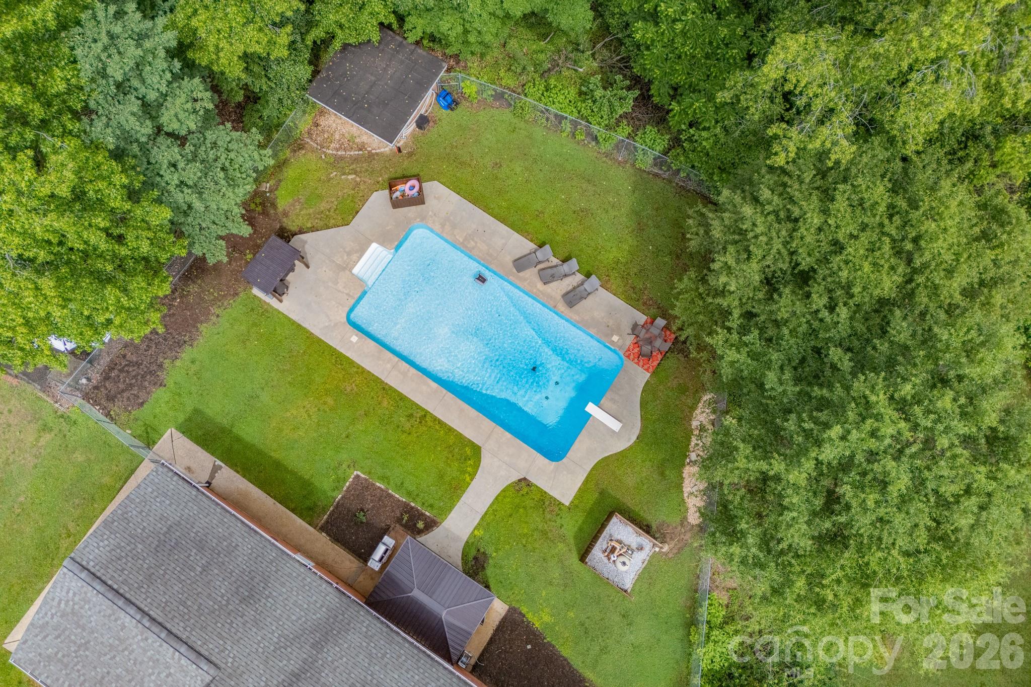 1100 Sunset Road — Cherryville