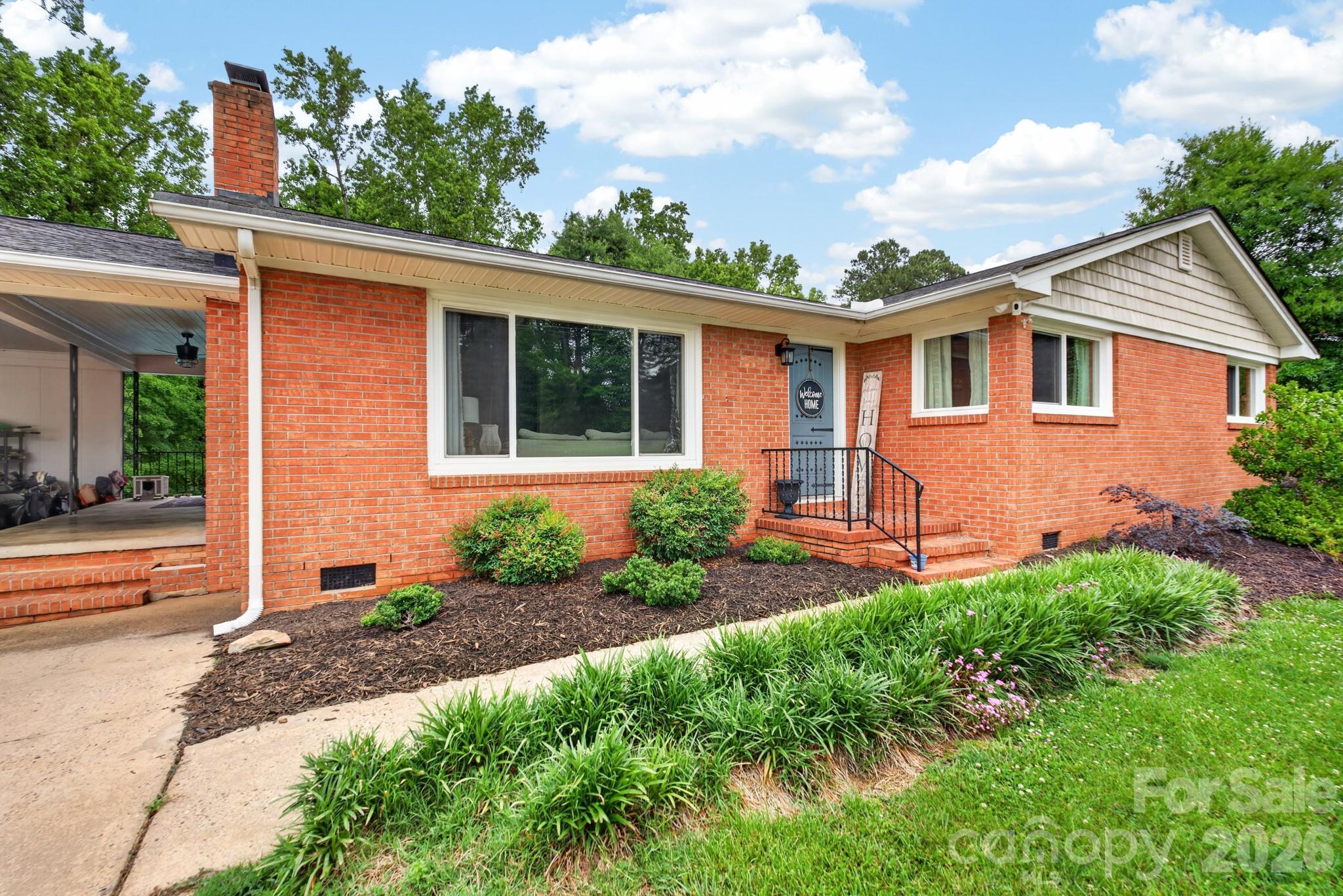 1100 Sunset Road — Cherryville