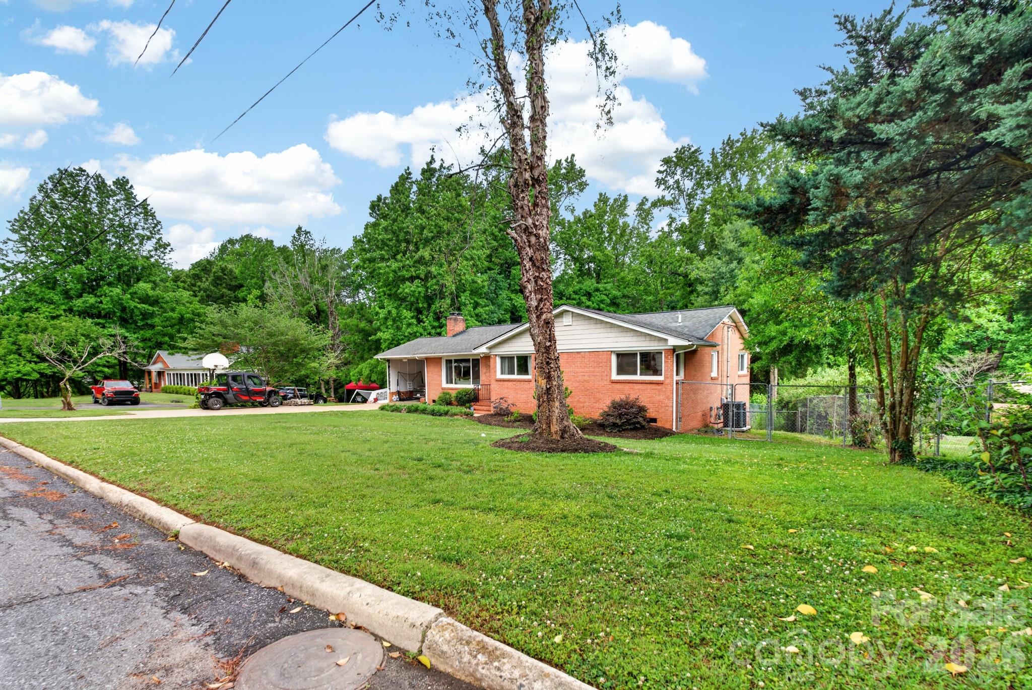 1100 Sunset Road — Cherryville