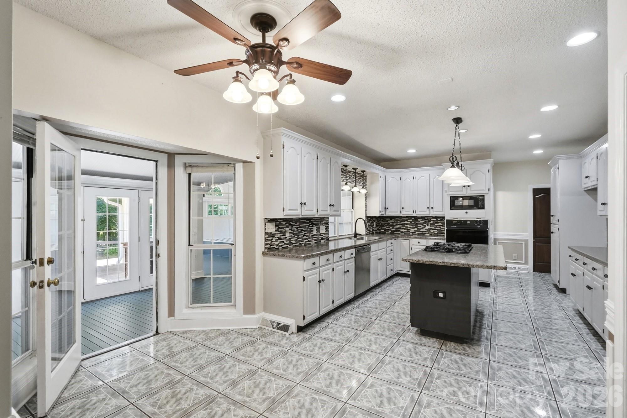 12816 Hidden Hills Lane — Mint Hill