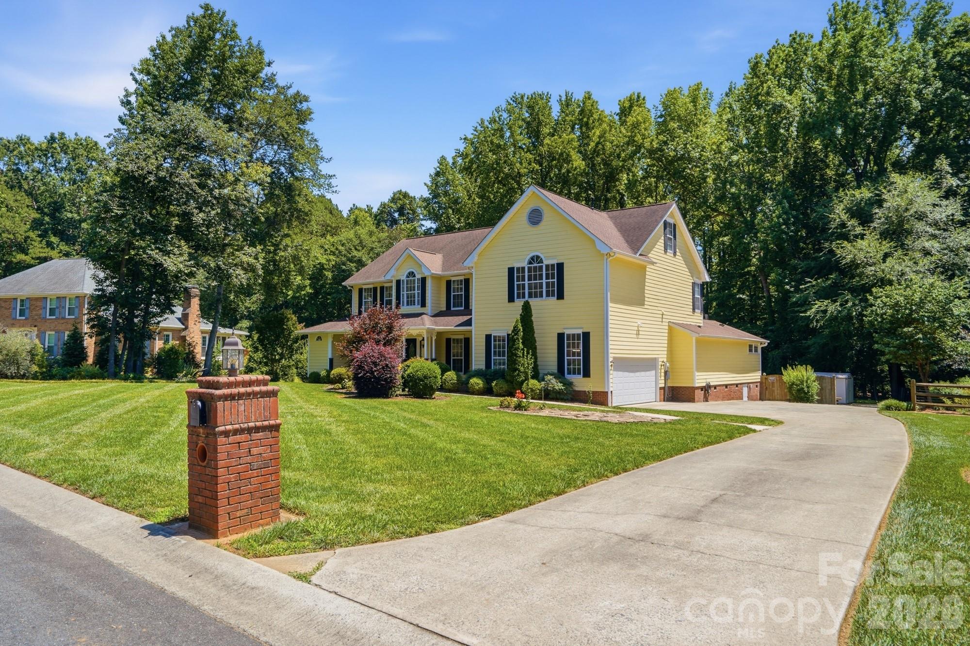 12816 Hidden Hills Lane — Mint Hill