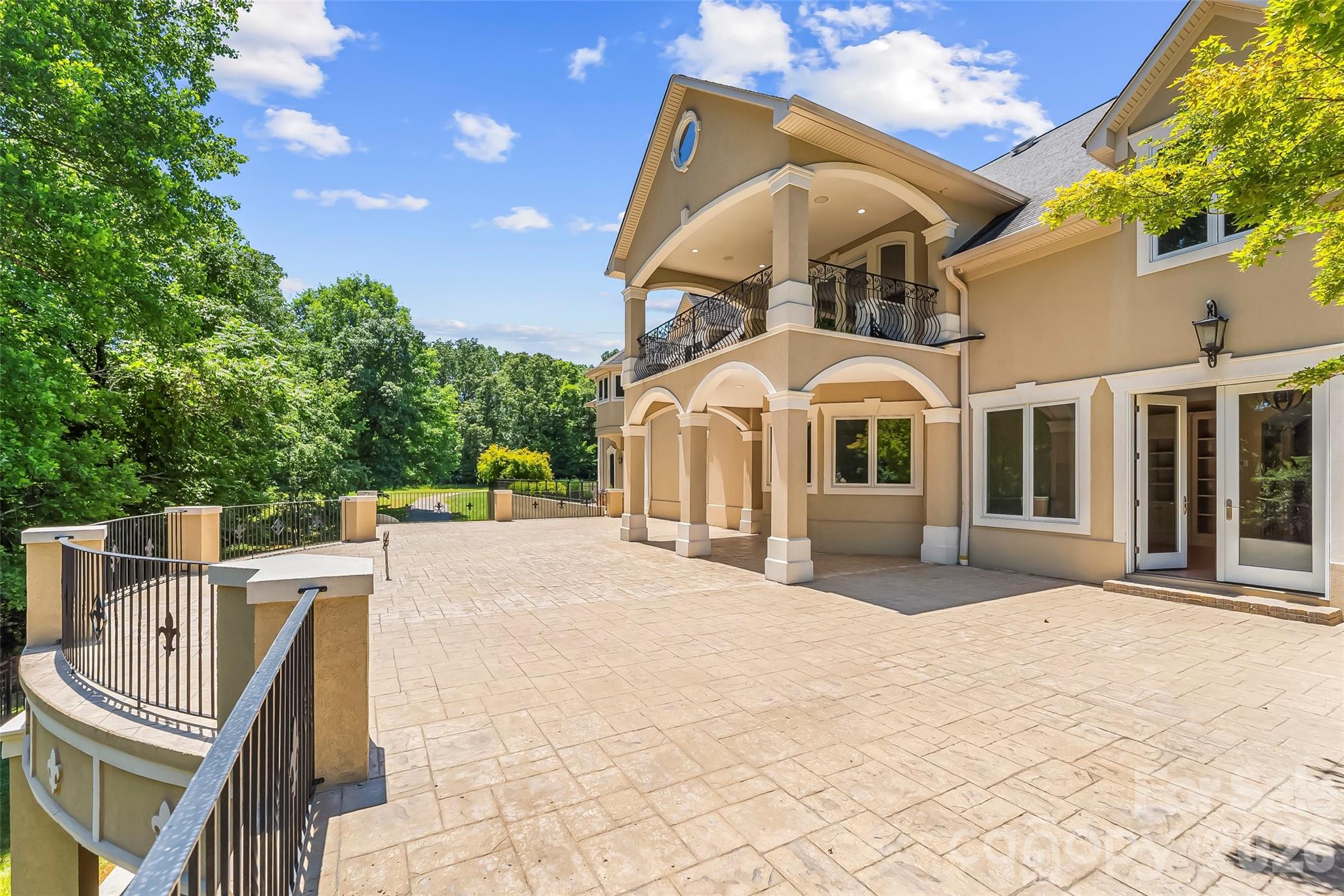 1090 Pearidge Road — Bostic