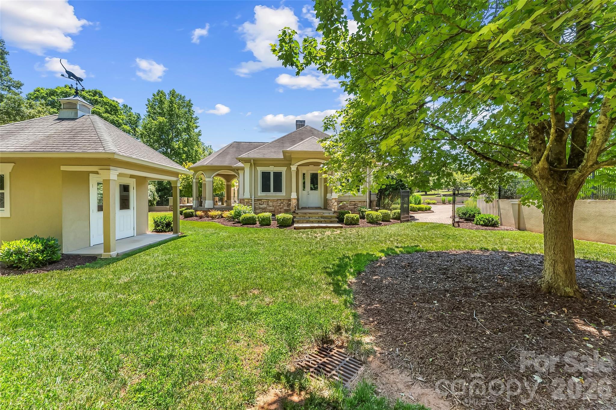 1090 Pearidge Road — Bostic