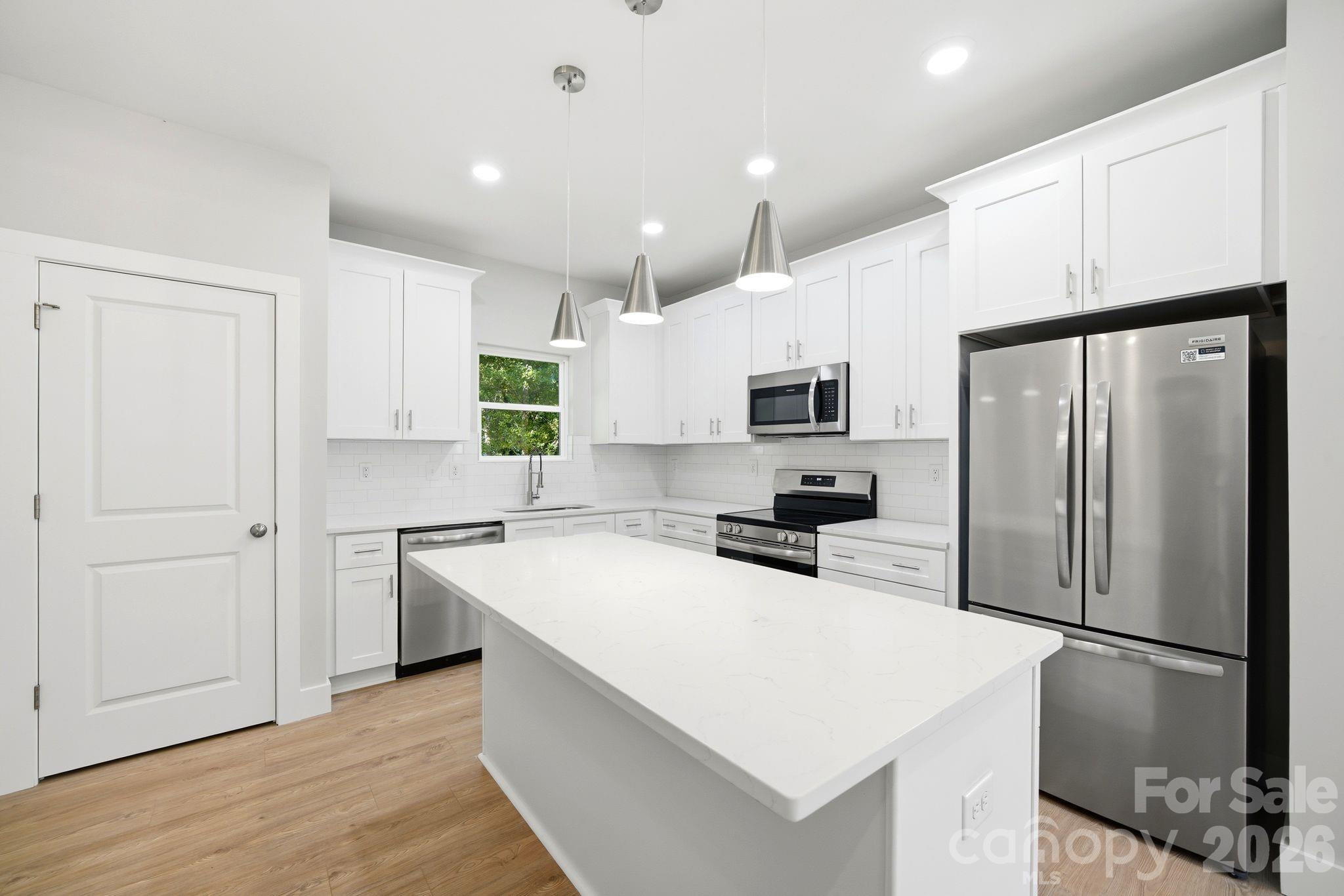 1111 W 7th Avenue — Gastonia