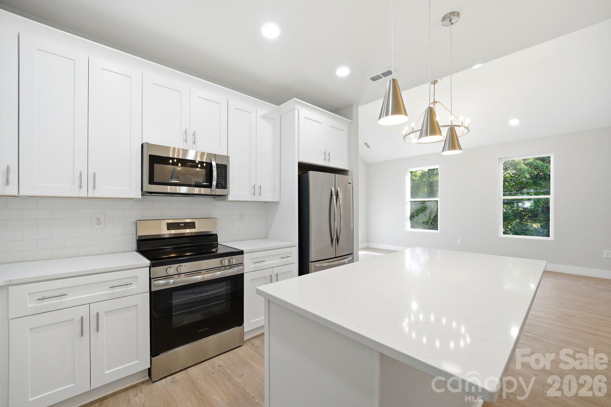 1111 W 7th Avenue — Gastonia