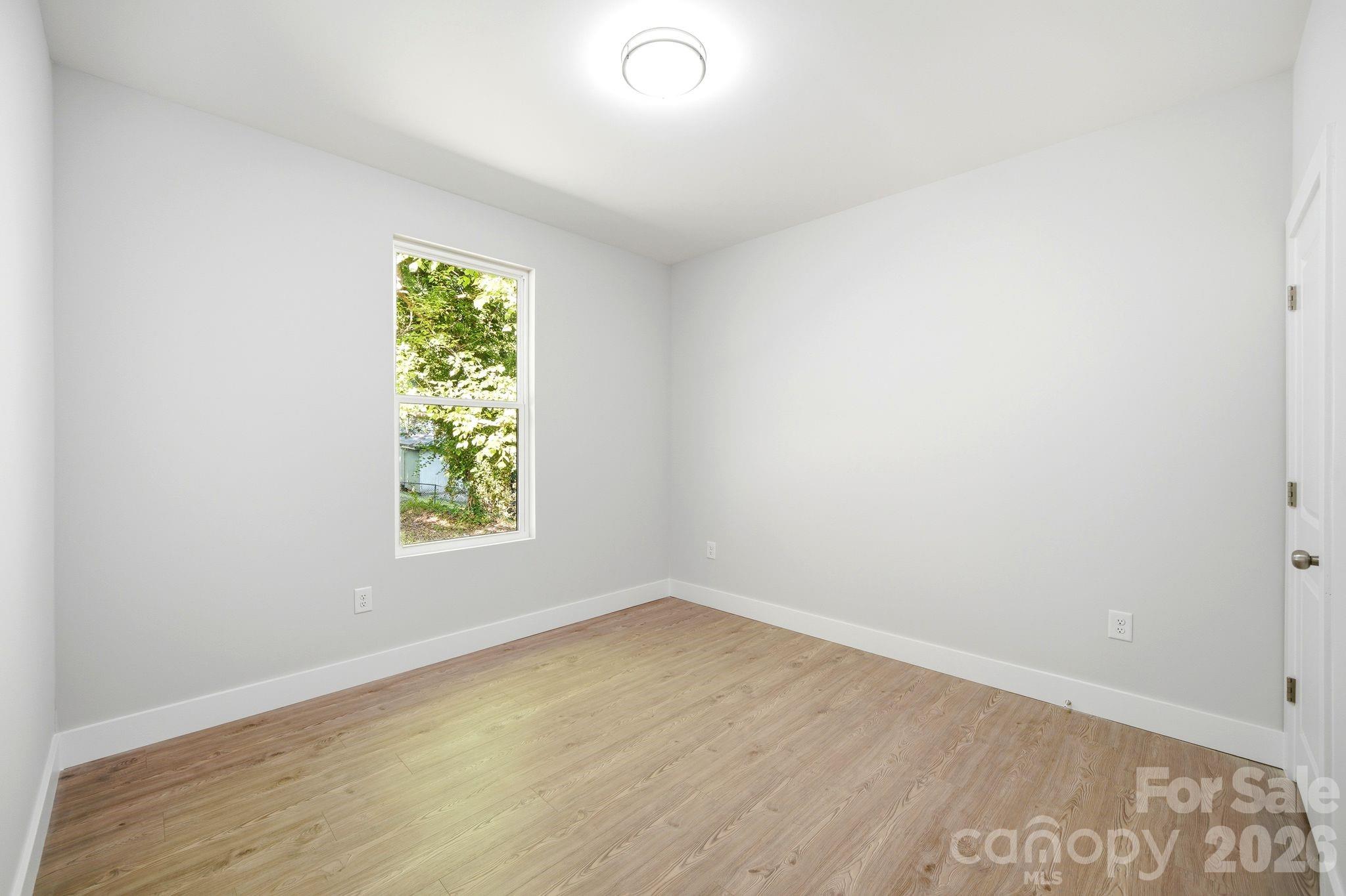 1111 W 7th Avenue — Gastonia